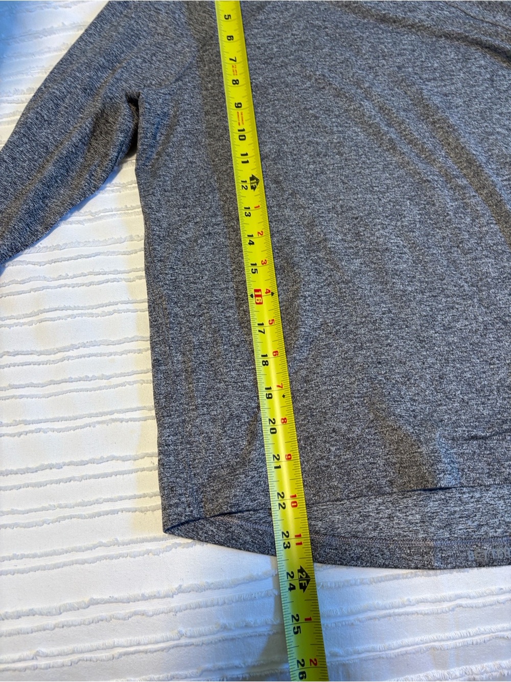 Lululemon License to Train Classic Fit Gray Long Sleeve Crewneck Top (size 4) - Picture 6 of 9